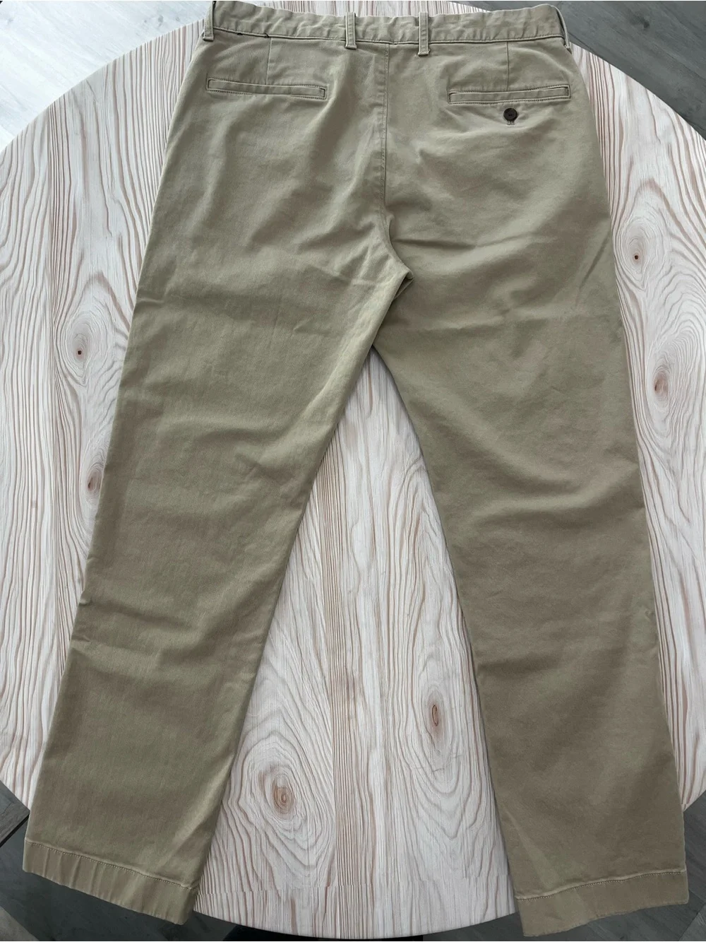 J Crew Men's Khaki Chino Pants - Classic Fit